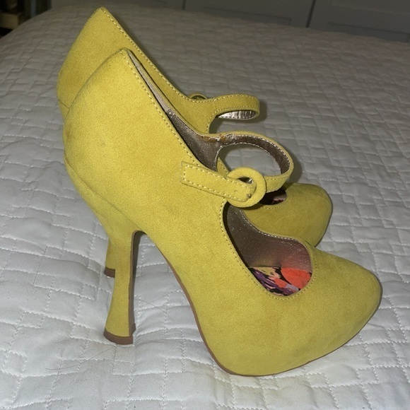 Yellow Platform Heels Qupid very Cute 7.5 - Picture 3 of 8